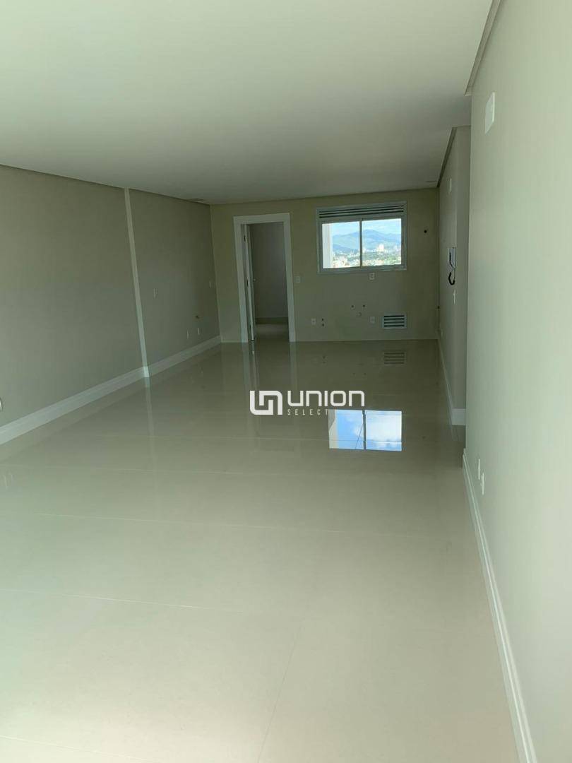 Apartamento à venda com 3 quartos, 139m² - Foto 4