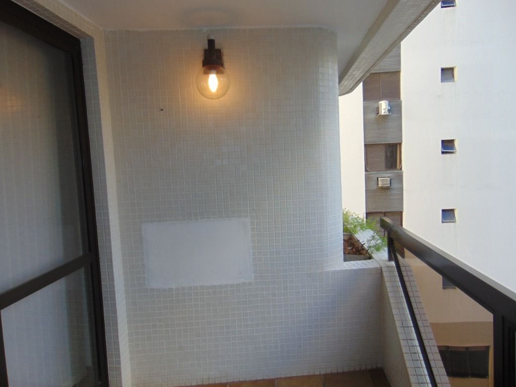 Apartamento à venda com 3 quartos, 120m² - Foto 4