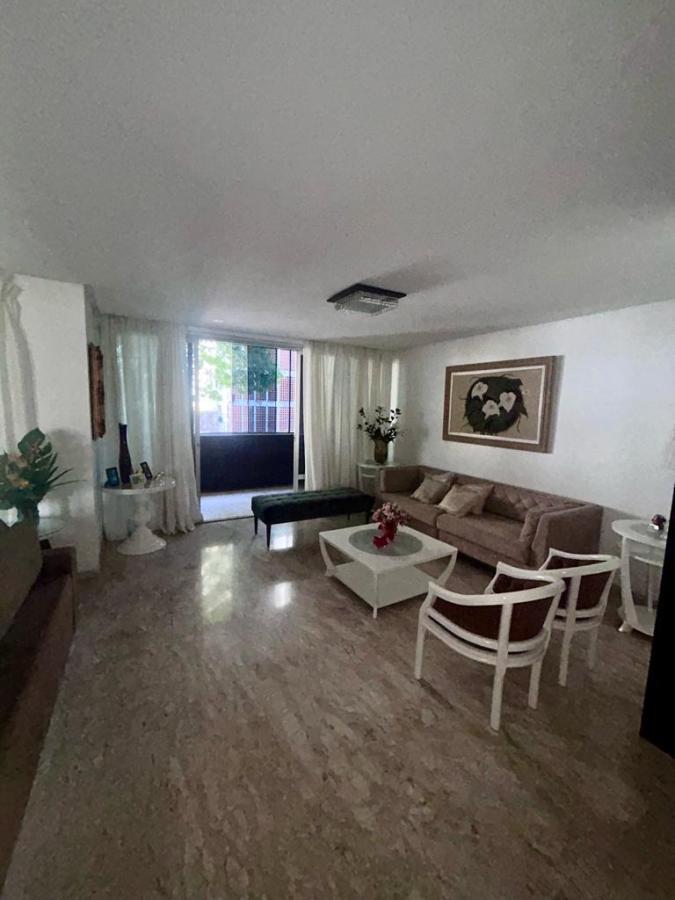 Apartamento à venda com 4 quartos, 200m² - Foto 3