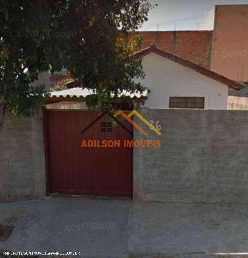 Casa à venda com 3 quartos, 200m² - Foto 1