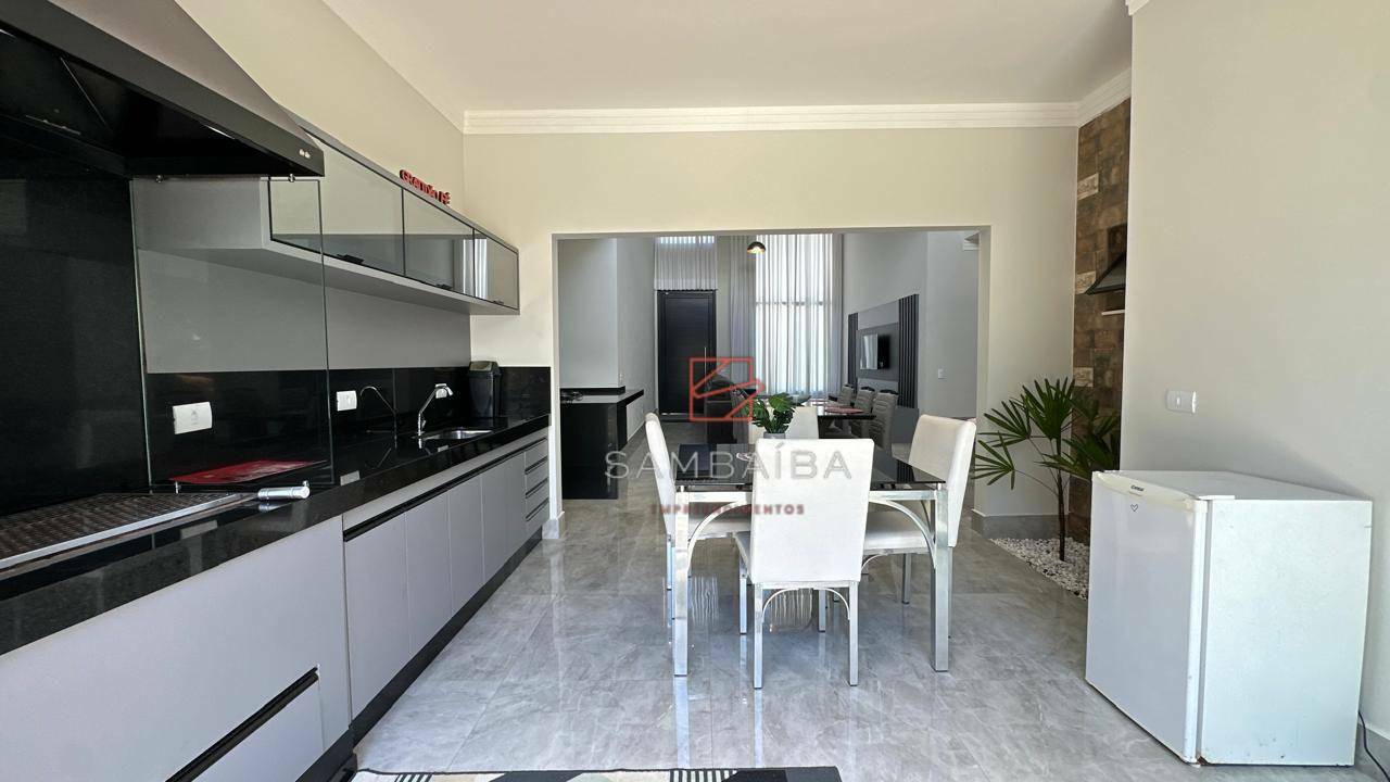 Casa à venda e aluguel com 3 quartos, 220m² - Foto 12