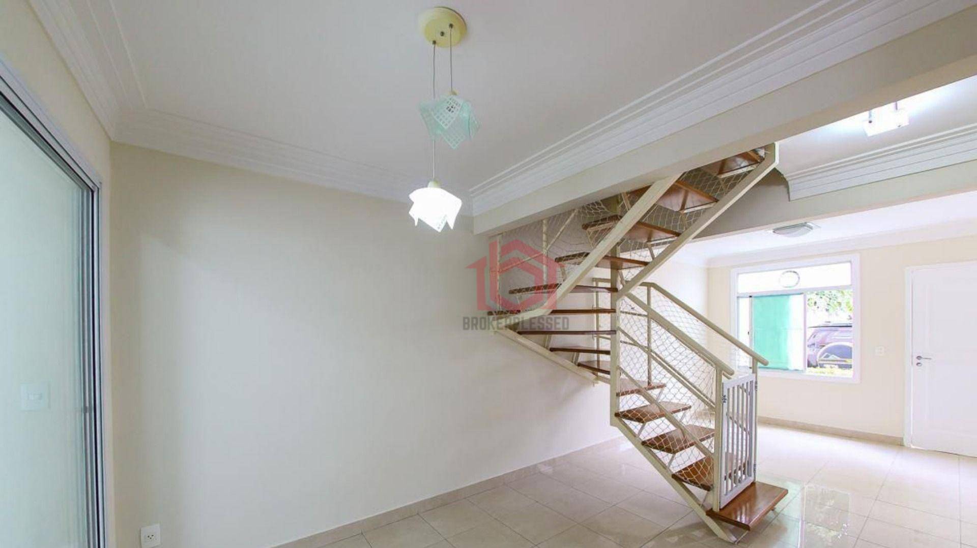 Casa à venda com 3 quartos, 115m² - Foto 1