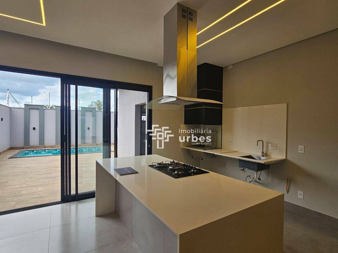 Casa à venda com 3 quartos, 220m² - Foto 8