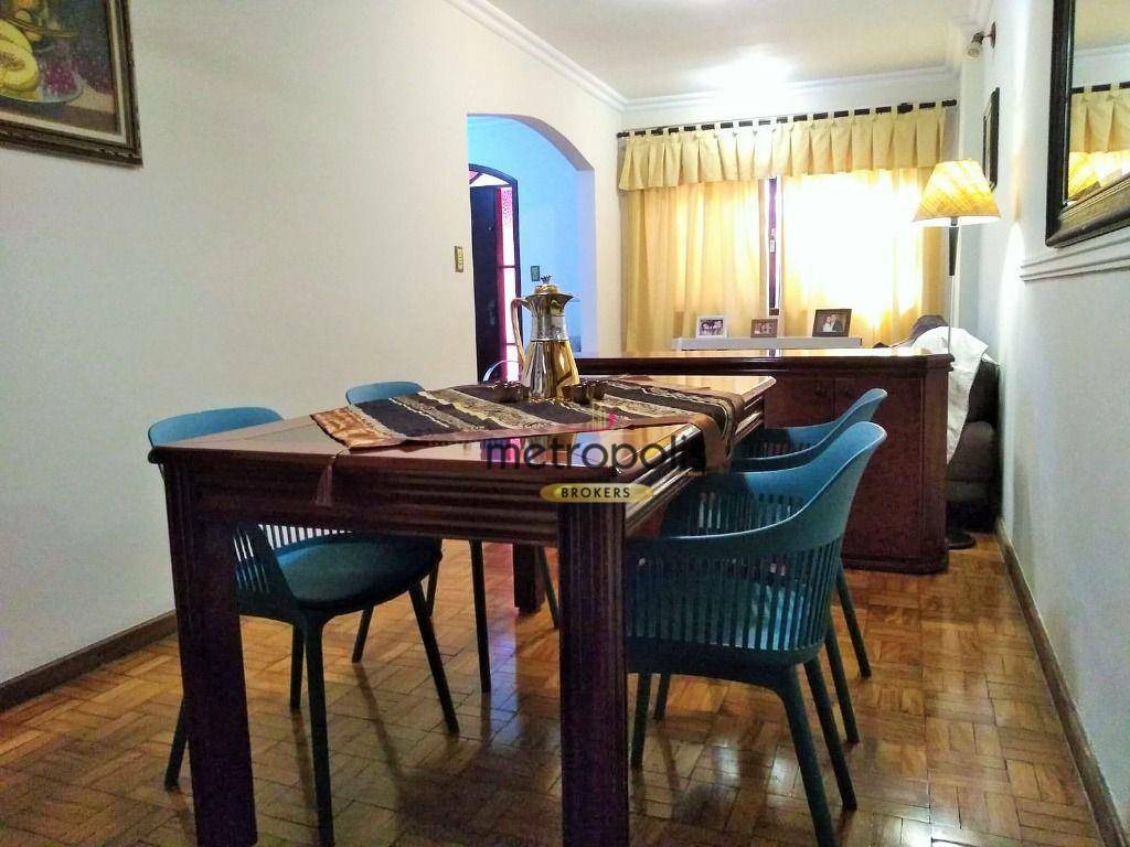 Sobrado à venda com 3 quartos, 250m² - Foto 1