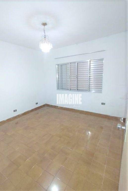 Casa à venda com 3 quartos, 125m² - Foto 1