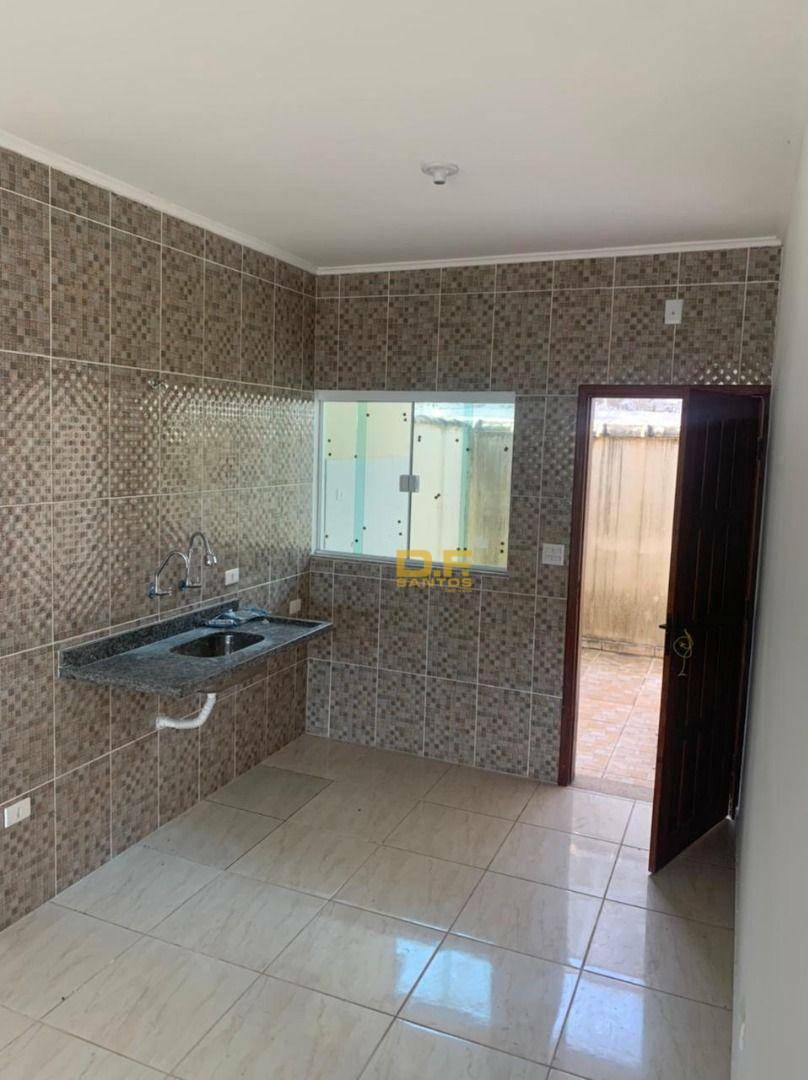 Casa à venda com 2 quartos, 1m² - Foto 9