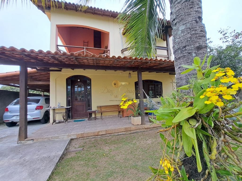 Casa à venda com 4 quartos, 360m² - Foto 1