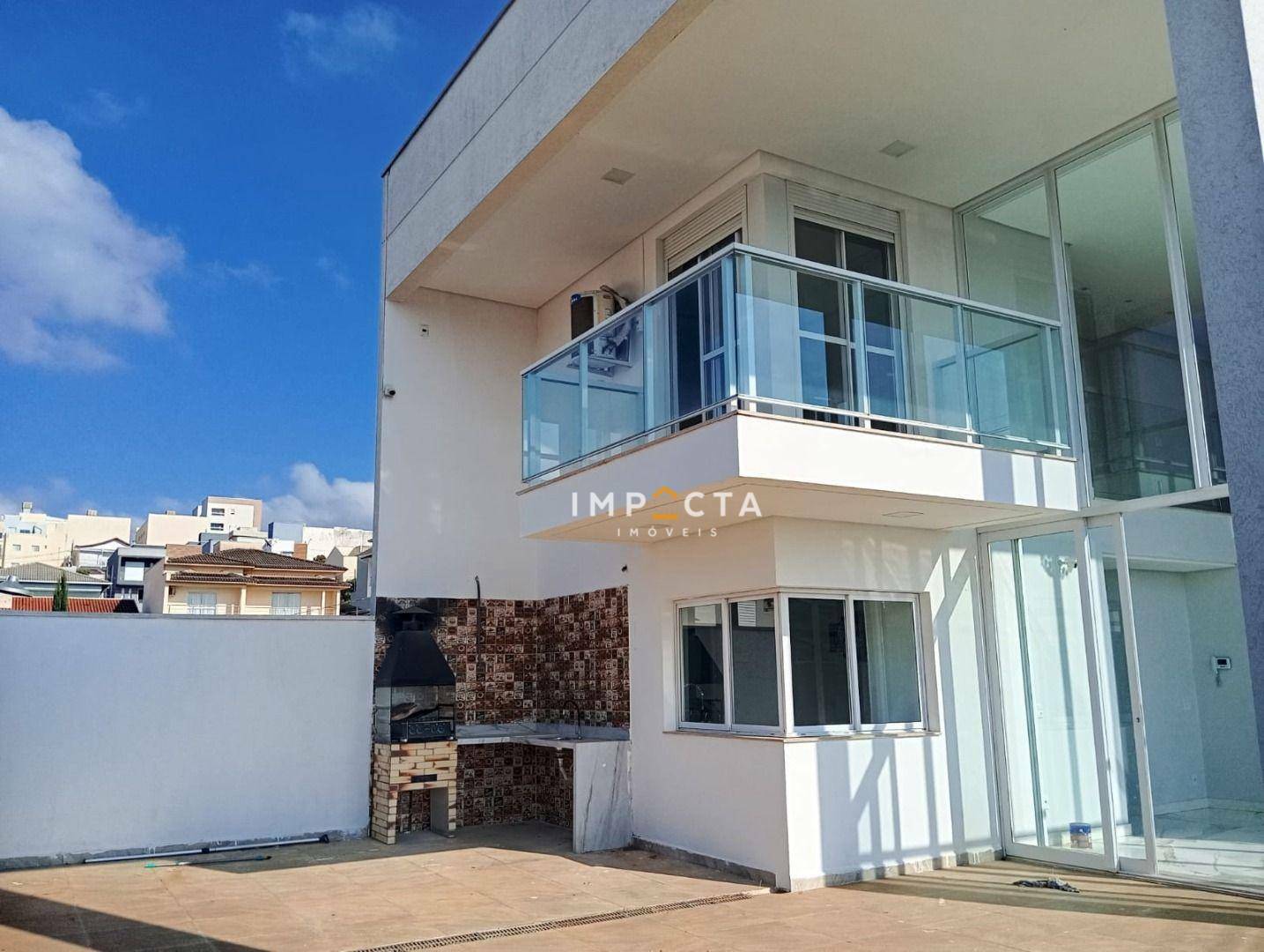 Casa à venda com 3 quartos, 290m² - Foto 1