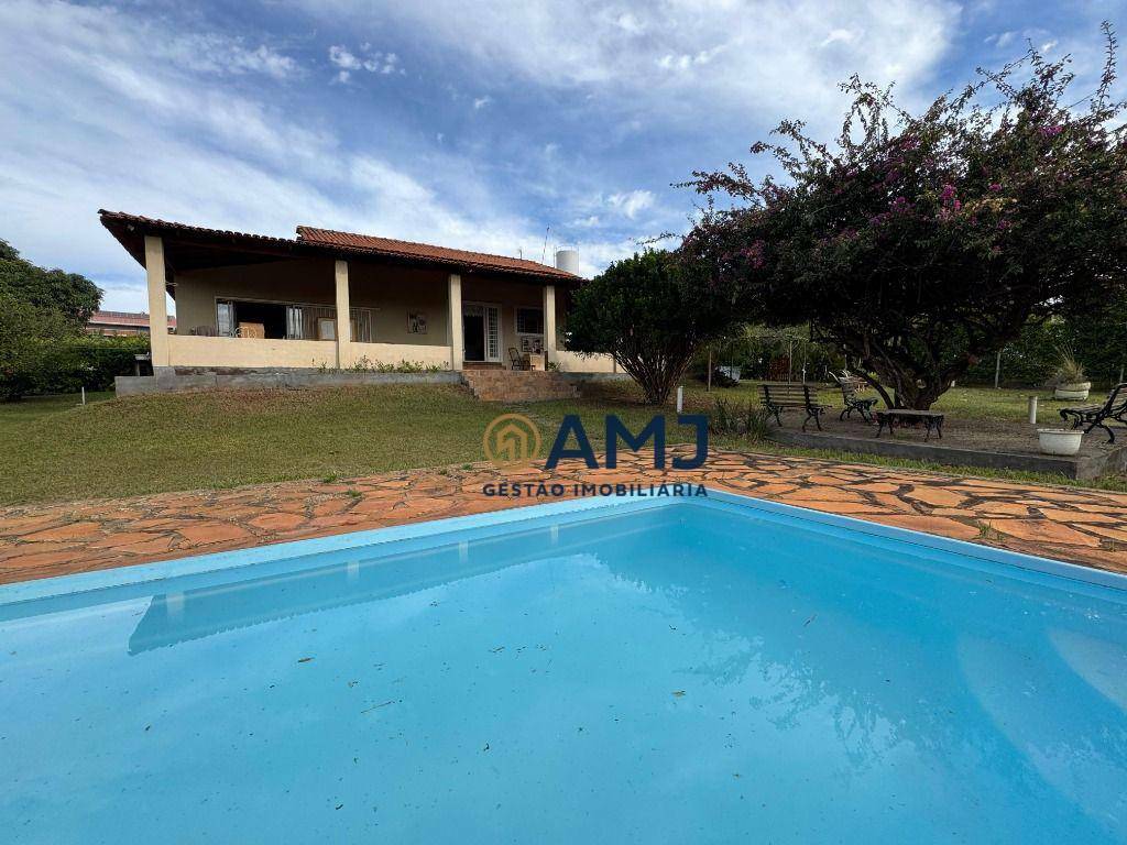 Chácara à venda e aluguel com 2 quartos, 174m² - Foto 1