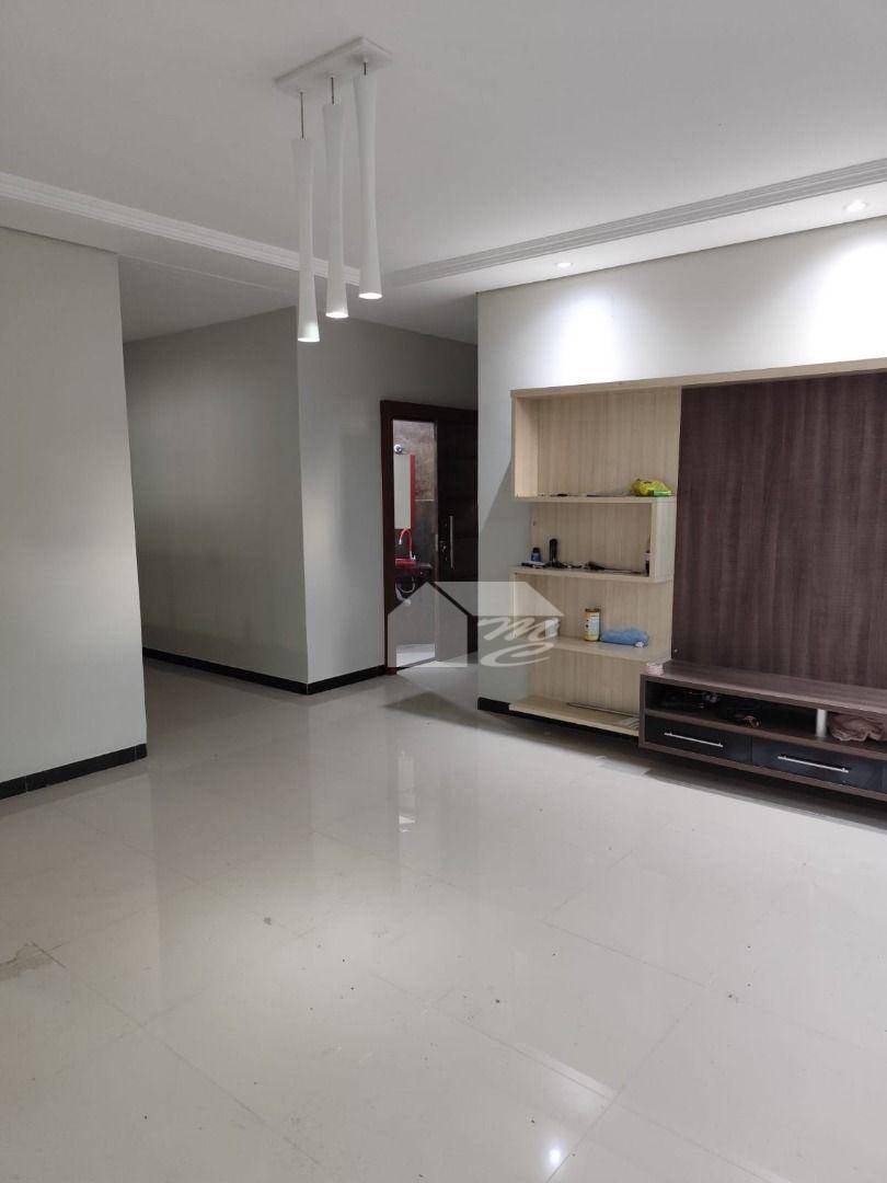 Casa à venda com 3 quartos, 300m² - Foto 37