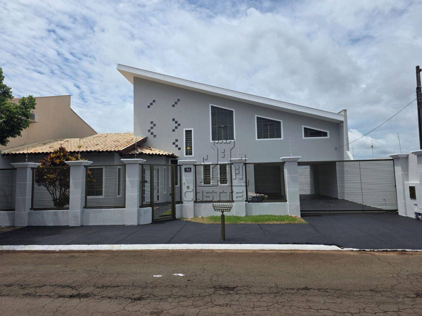 Sobrado, 5 quartos, 300 m² - Foto 1