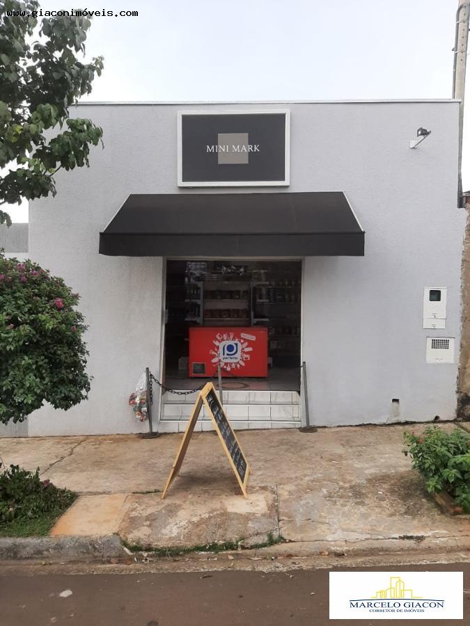 Casa à venda com 2 quartos, 200m² - Foto 1