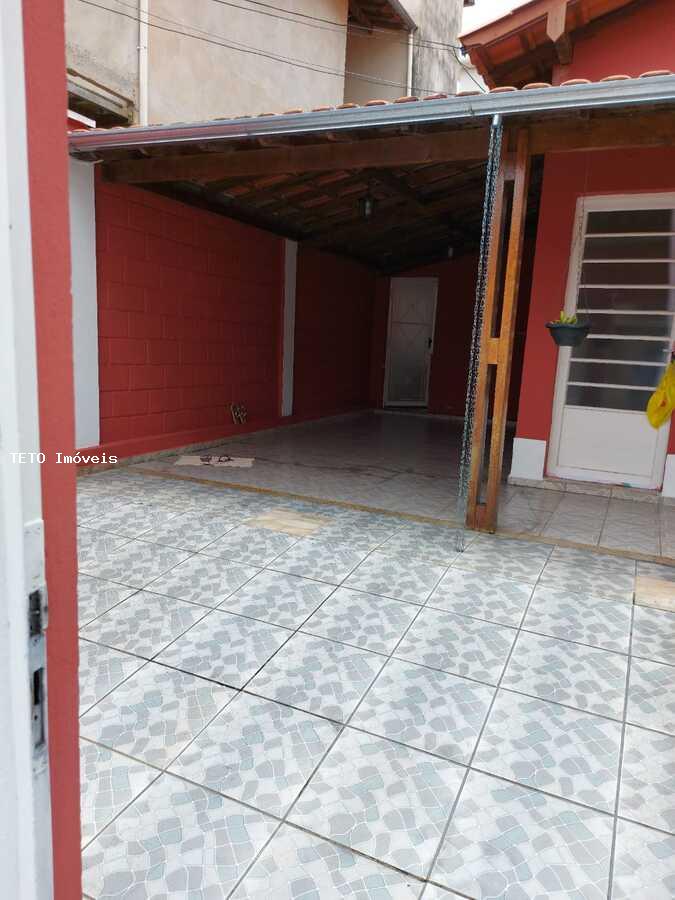 Casa à venda com 3 quartos, 200m² - Foto 4