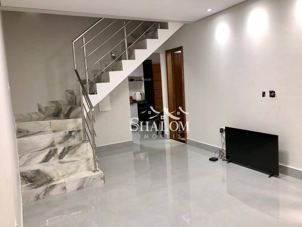 Sobrado à venda com 3 quartos, 140m² - Foto 1