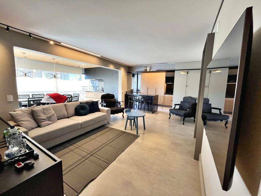 Apartamento à venda com 3 quartos, 137m² - Foto 3