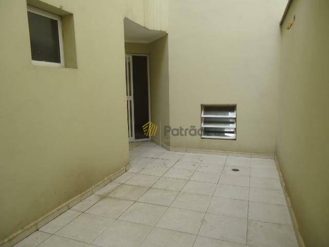 Apartamento à venda com 3 quartos, 107m² - Foto 2