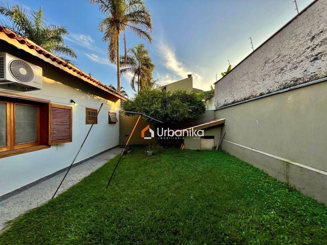 Casa, 3 quartos, 180 m² - Foto 1