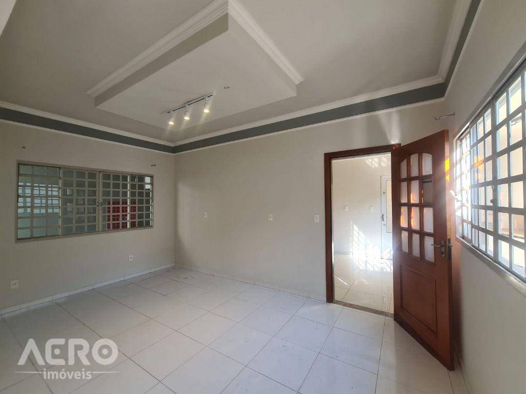 Casa de Condomínio à venda com 3 quartos, 298m² - Foto 1