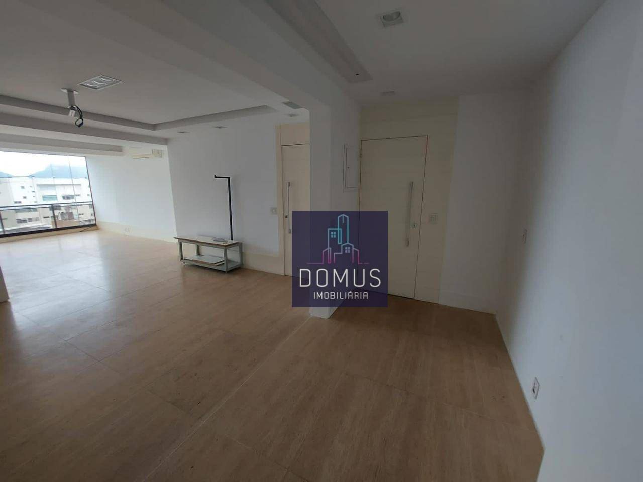 Apartamento à venda com 3 quartos, 150m² - Foto 9