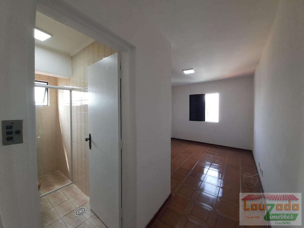 Apartamento para alugar com 3 quartos, 120m² - Foto 11