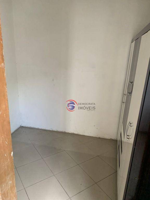 Sobrado à venda com 3 quartos, 330m² - Foto 2