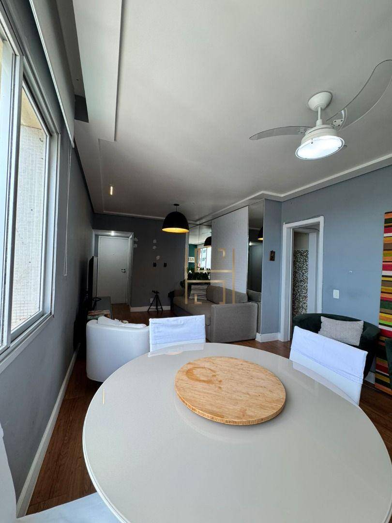 Apartamento à venda com 3 quartos, 115m² - Foto 2