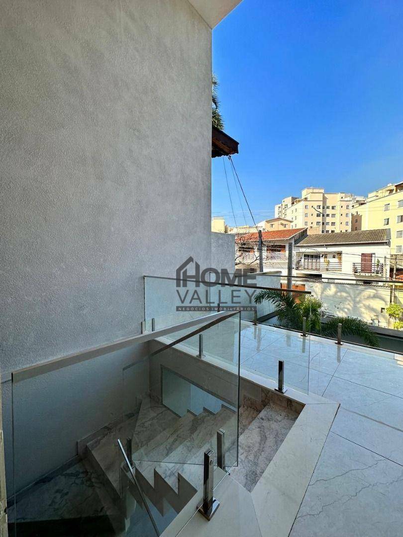 Casa à venda com 4 quartos, 223m² - Foto 17