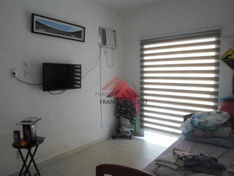 Casa de Condomínio à venda com 2 quartos, 300m² - Foto 10