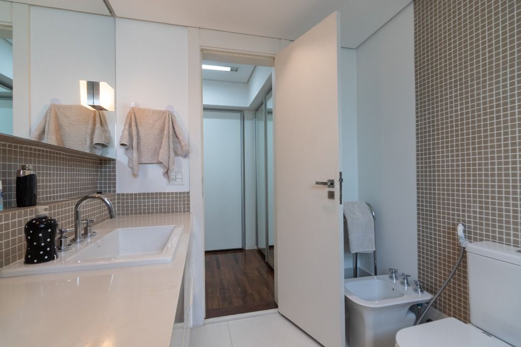 Apartamento à venda com 3 quartos, 191m² - Foto 17