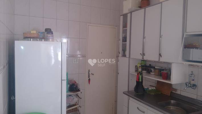 Apartamento à venda com 2 quartos, 77m² - Foto 11