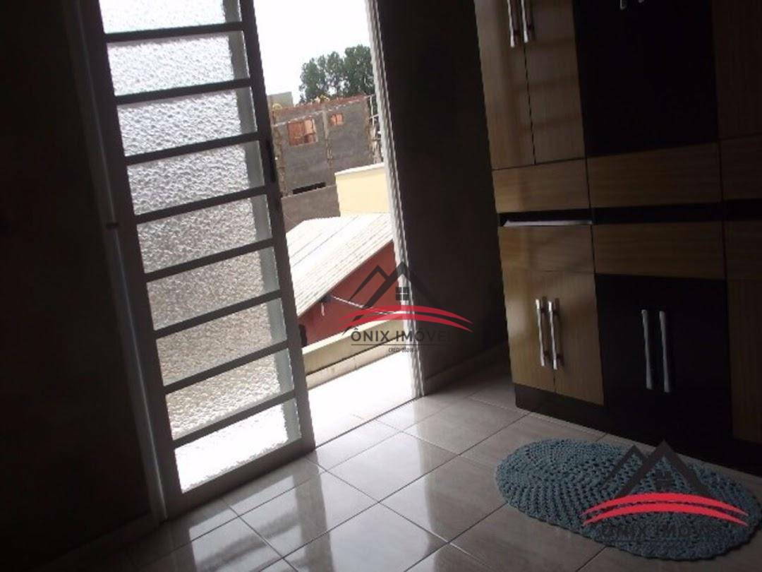 Casa à venda com 2 quartos, 80m² - Foto 13