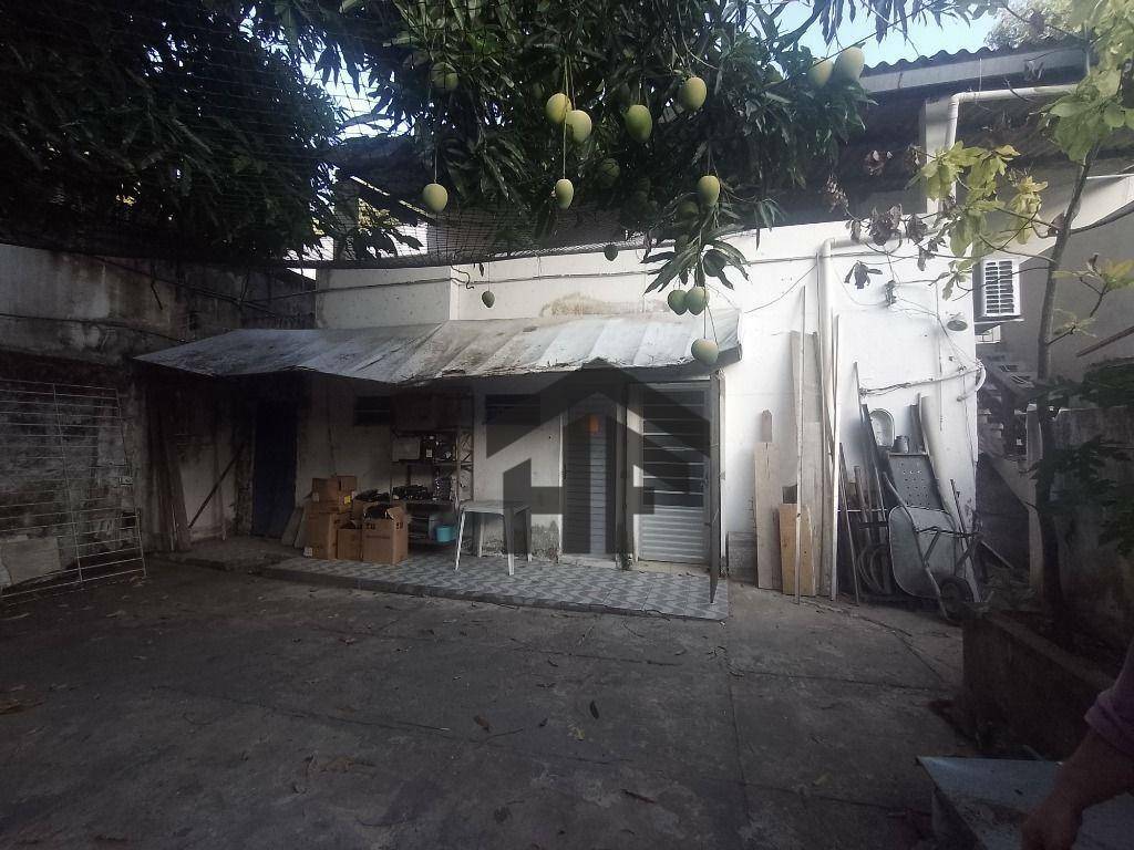 Casa para alugar com 4 quartos, 200m² - Foto 5