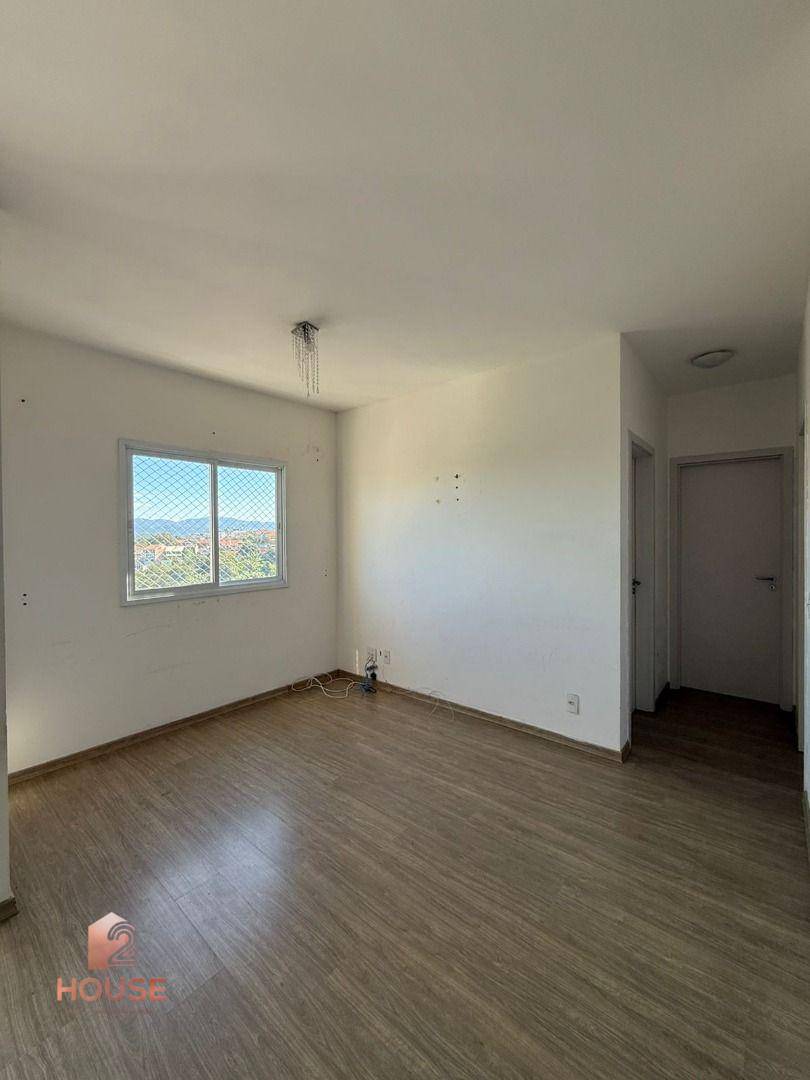 Apartamento para alugar com 2 quartos, 72m² - Foto 2