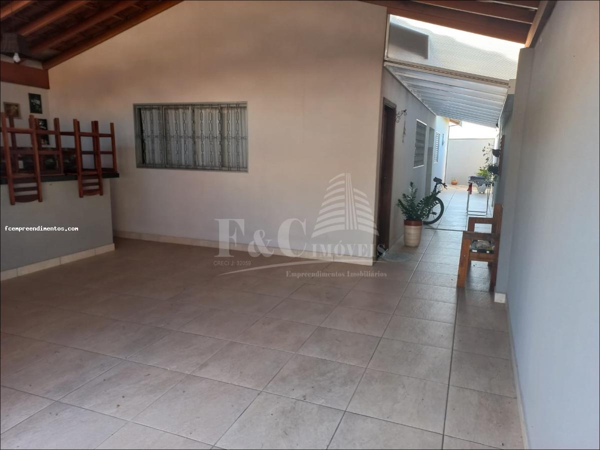 Casa à venda com 2 quartos, 175m² - Foto 2