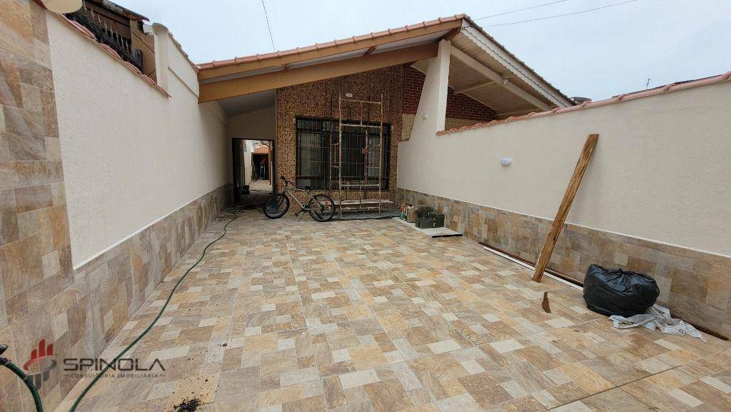 Casa à venda com 2 quartos, 90m² - Foto 1