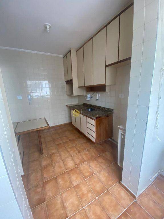 Apartamento à venda com 2 quartos, 65m² - Foto 3