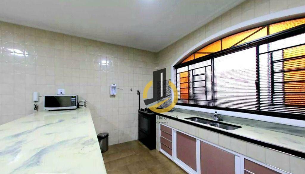 Casa à venda com 3 quartos, 205m² - Foto 6