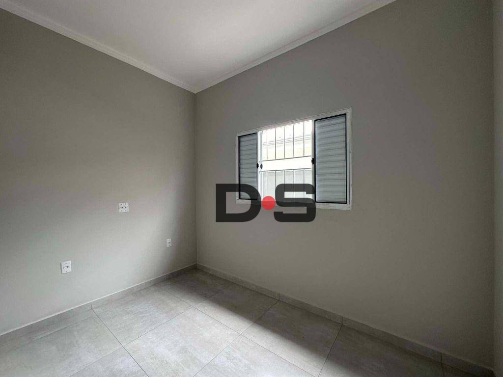 Casa à venda com 2 quartos, 62m² - Foto 4