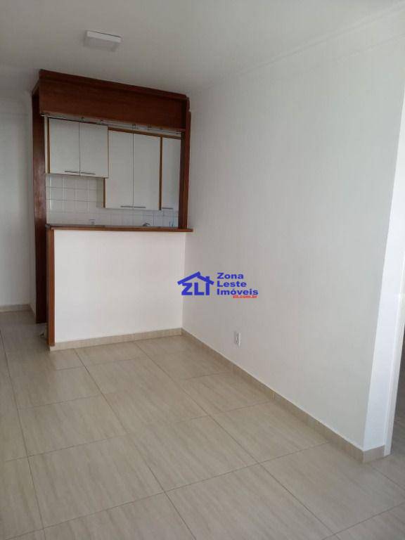 Apartamento à venda com 2 quartos, 42m² - Foto 2