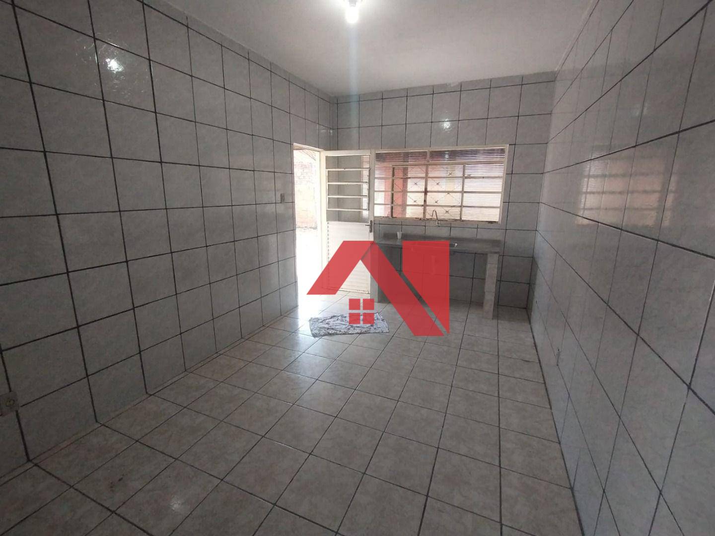 Casa para alugar com 1 quarto, 50m² - Foto 2