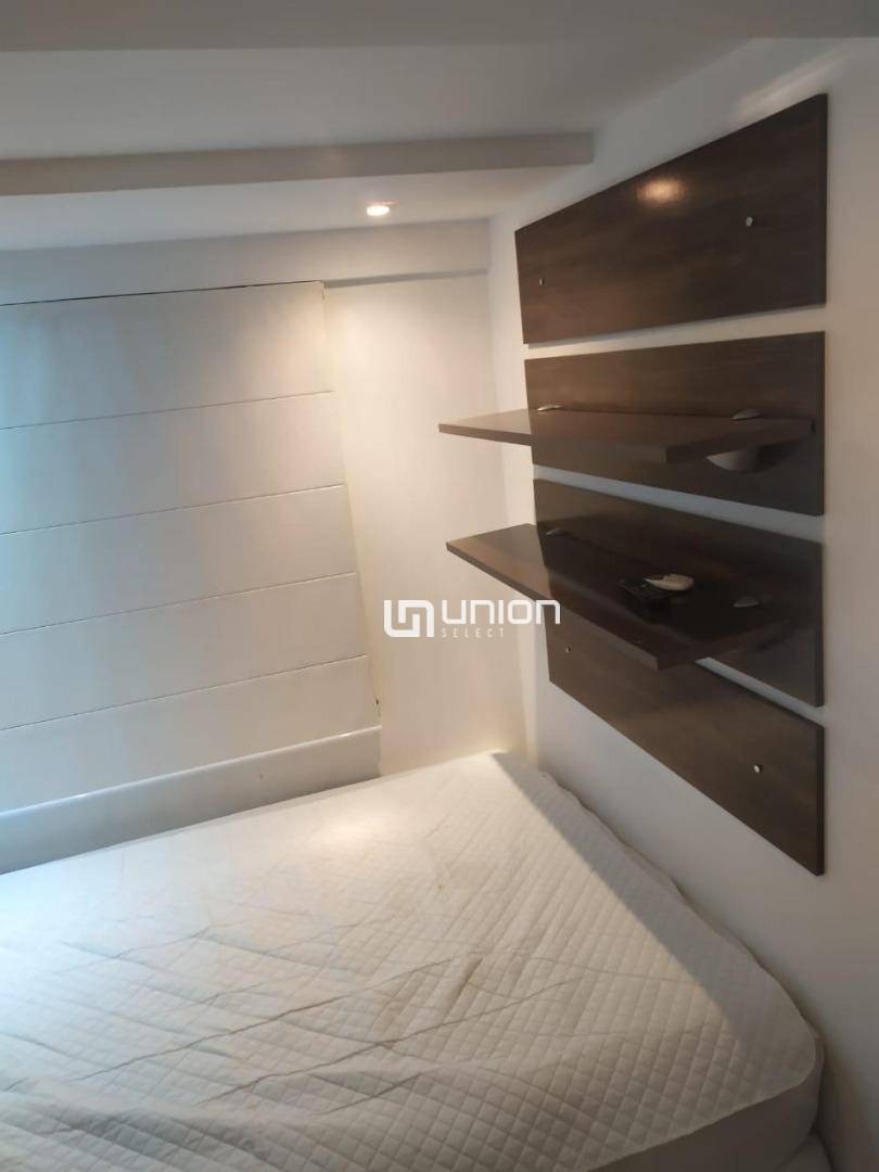 Apartamento à venda com 3 quartos, 241m² - Foto 13