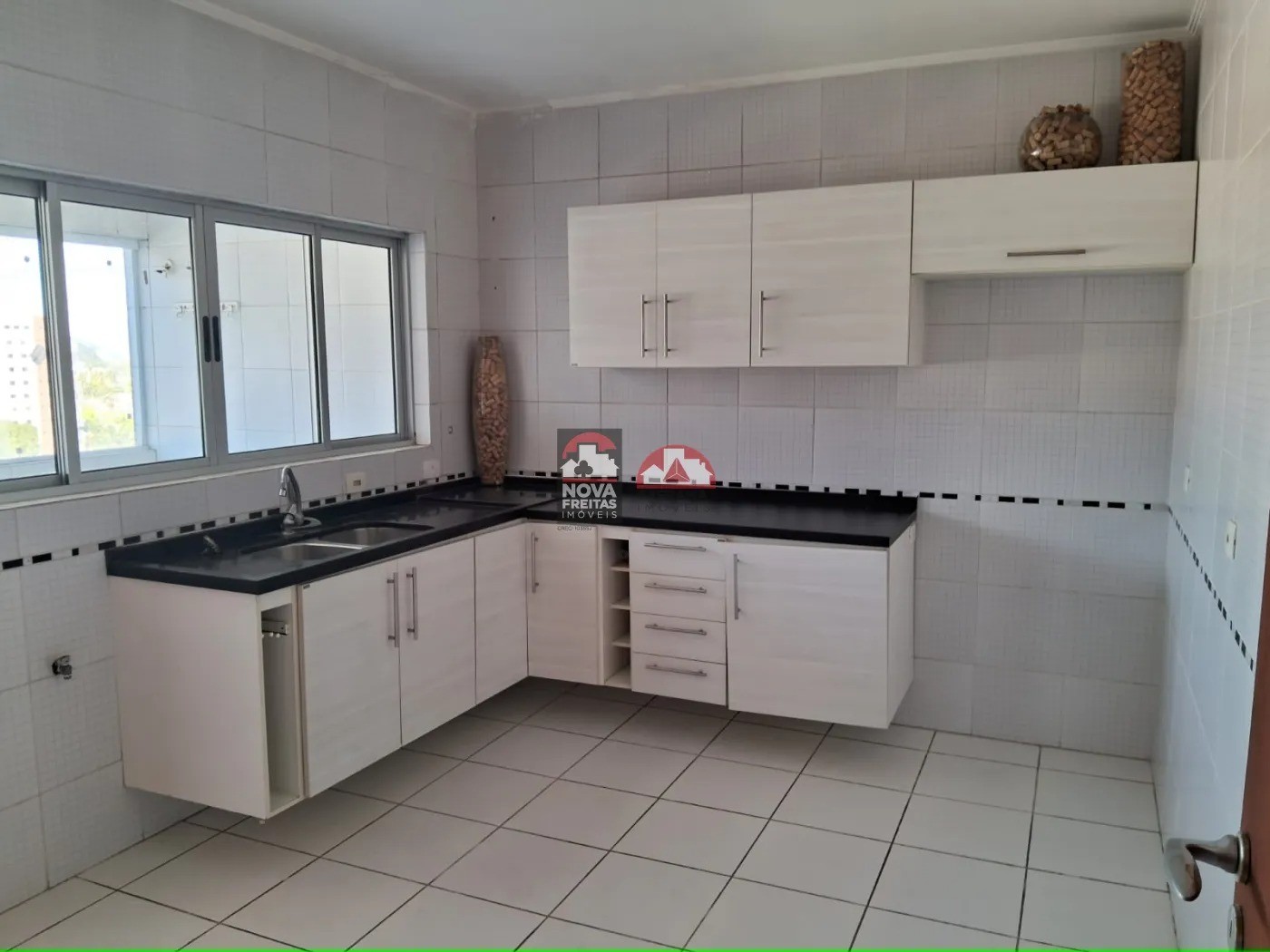 Apartamento para alugar com 2 quartos, 200m² - Foto 8