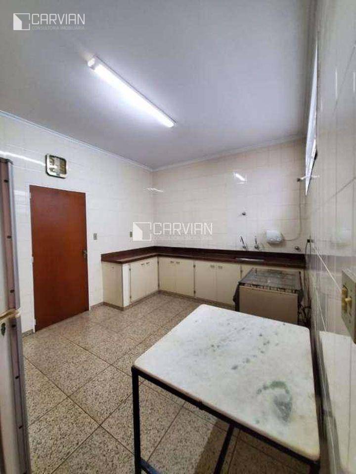 Casa à venda com 4 quartos, 185m² - Foto 7