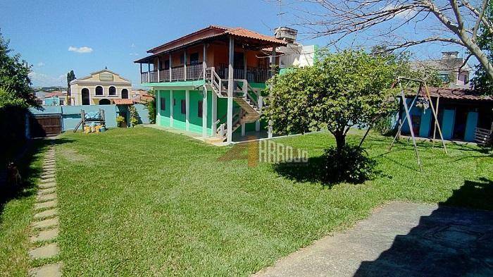 Sobrado à venda com 3 quartos, 200m² - Foto 1