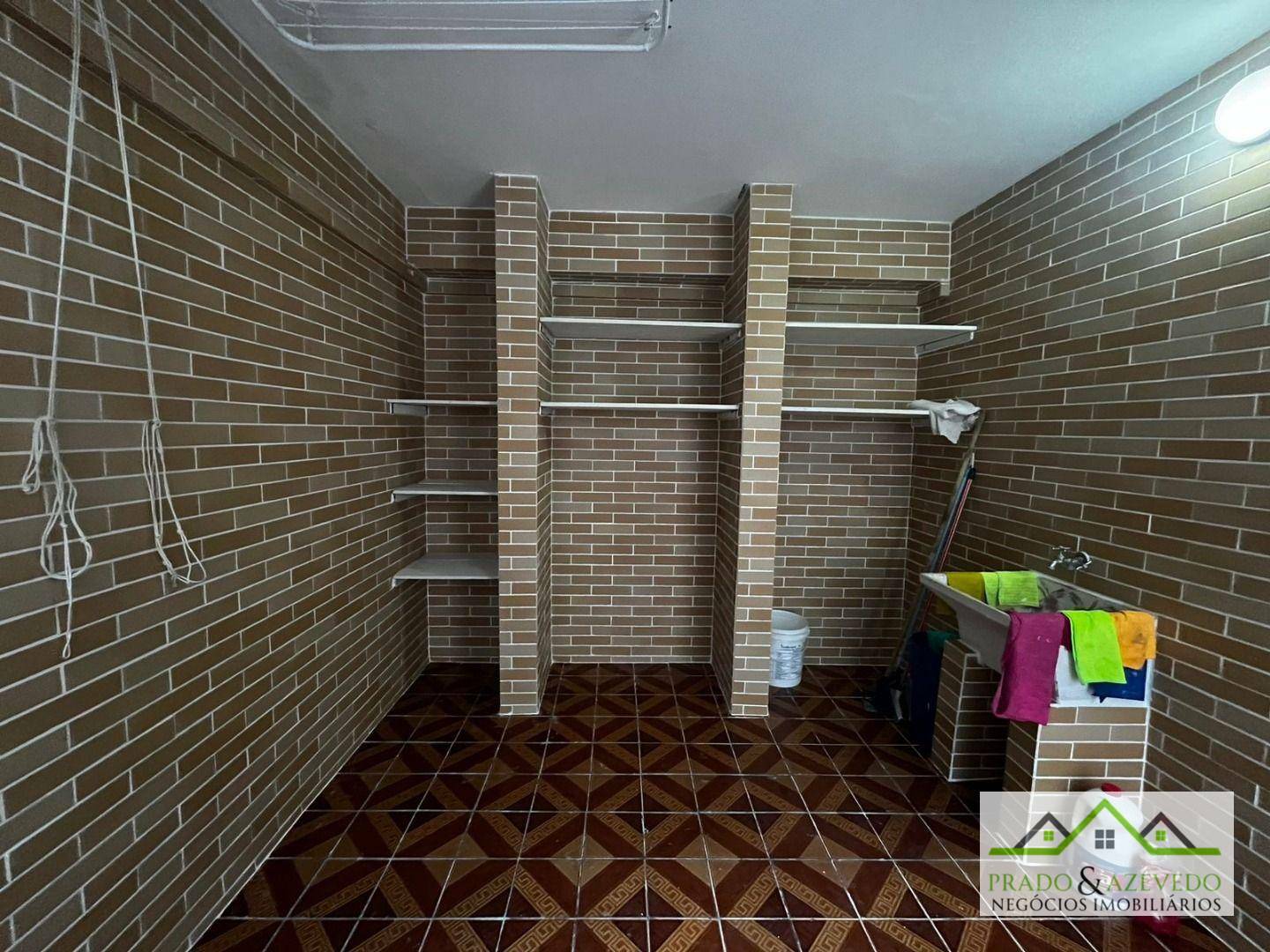 Casa para alugar com 2 quartos, 210m² - Foto 15