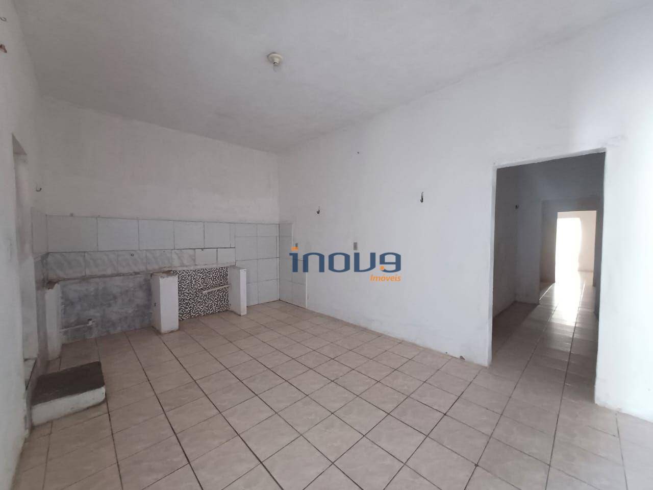 Casa à venda com 5 quartos, 230M2 - Foto 1