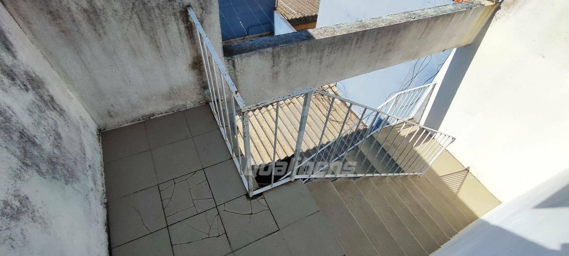 Sobrado à venda com 4 quartos, 200m² - Foto 8