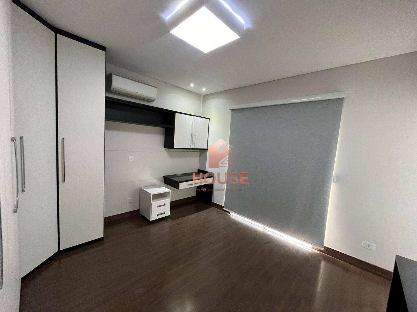 Casa de Condomínio à venda com 4 quartos, 300m² - Foto 3