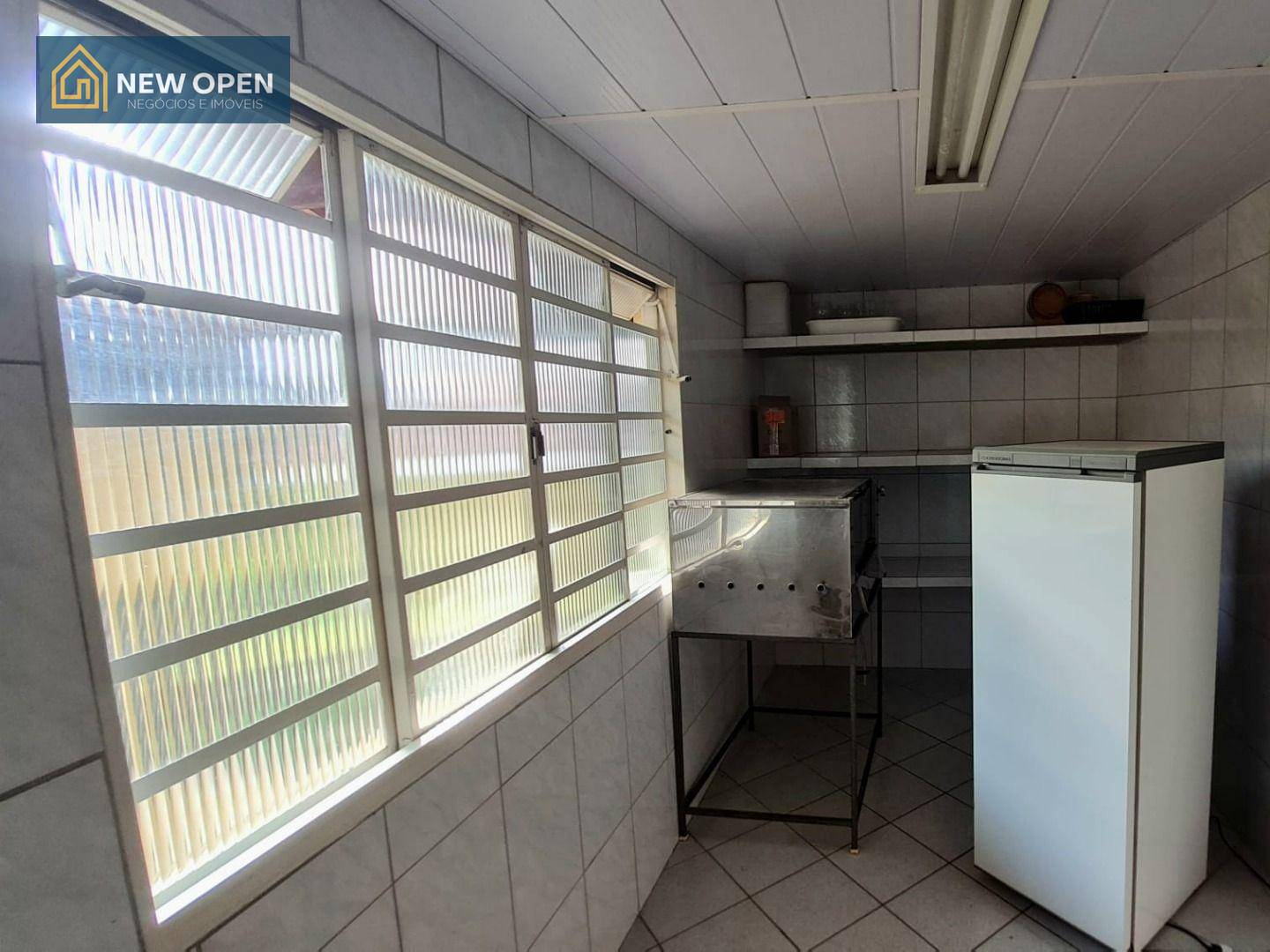 Chácara à venda com 4 quartos, 608m² - Foto 27