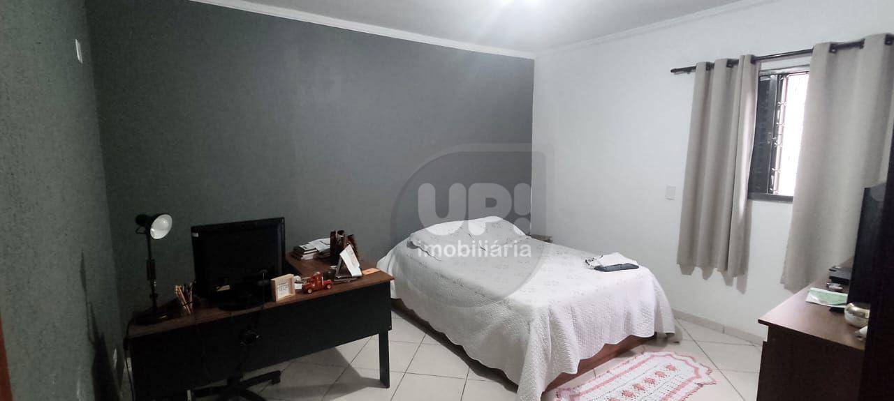 Casa à venda com 3 quartos, 100m² - Foto 12